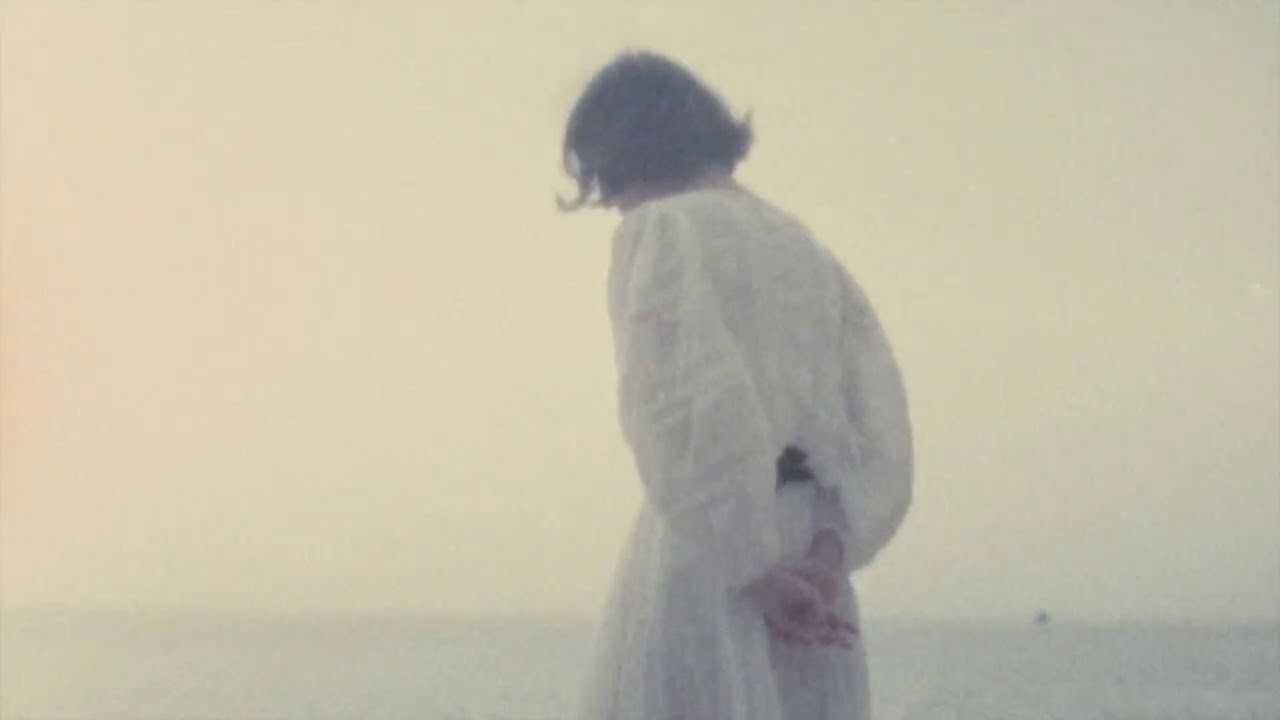 Ghostly Kisses - I asked the moon ft. Louis-ientienne Santais (Video), Pop music genre, Nagamag Magazine