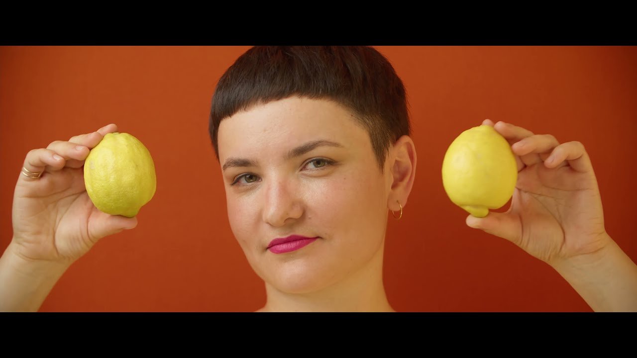 Olicía - Go Go Go (orange version) ft. Laura Perrudin (Video), Pop music genre, Nagamag Magazine