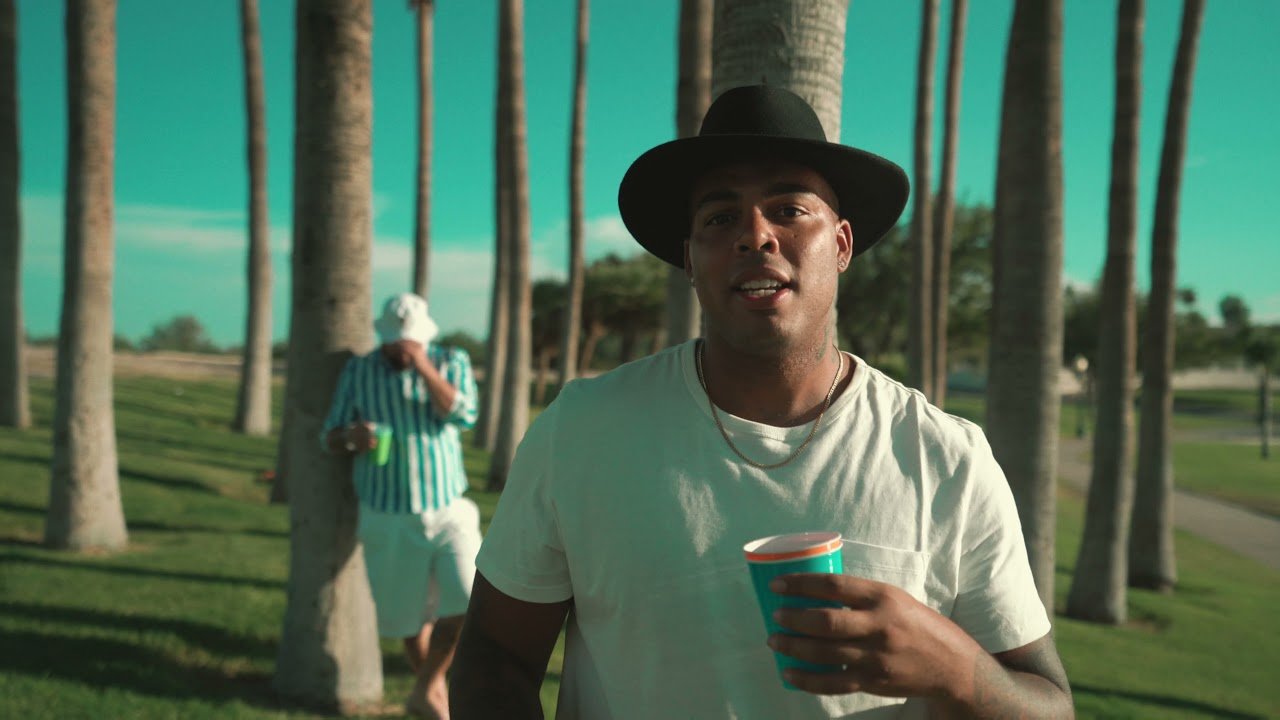 Xavier White - Holiday ft. DR (Video), Pop music genre, Nagamag Magazine