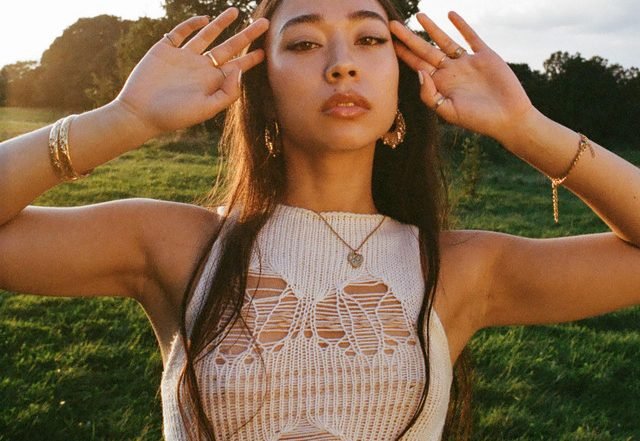 Saïna - Alive (Spotify), Pop music genre, Nagamag Magazine
