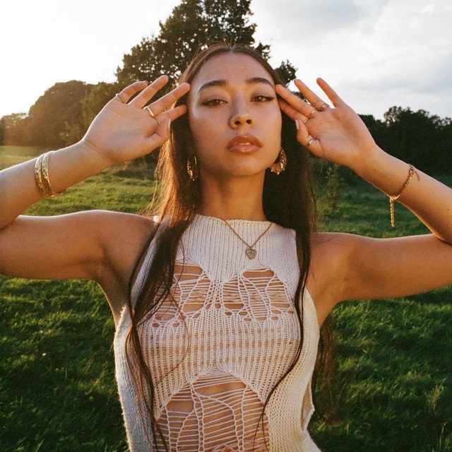 Saïna – Alive (Spotify)