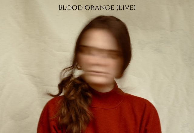 Laura Reznek - Blood Orange (Live), Pop music genre, Nagamag Magazine