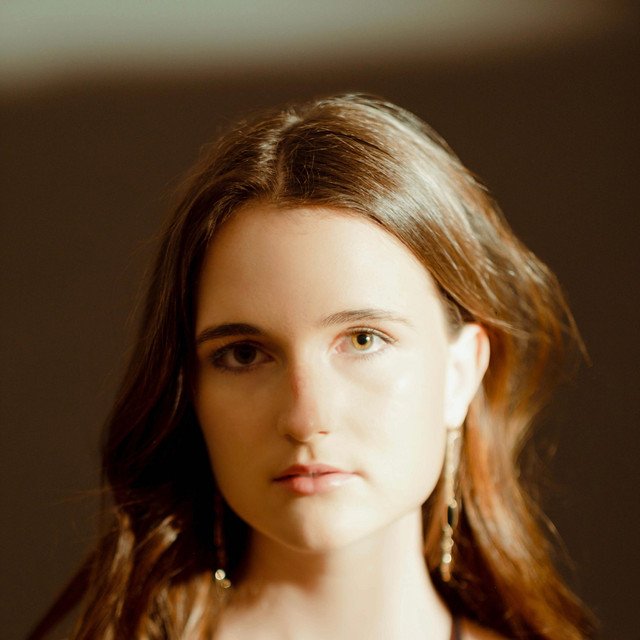 Nadia Kamrath – Seven Steps Behind You