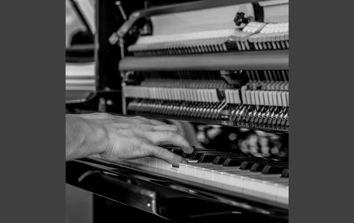 EINS. - World out of tune, Neoclassical music genre, Nagamag Magazine