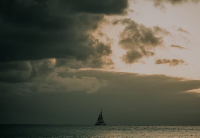 Emma Jackson - Upon The Ocean, Neoclassical music genre, Nagamag Magazine