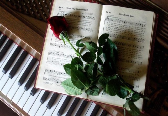 VIVIAN MELI - Saturday Morning, Neoclassical music genre, Nagamag Magazine