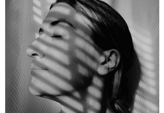 Madi Foster - White Lines, Pop music genre, Nagamag Magazine