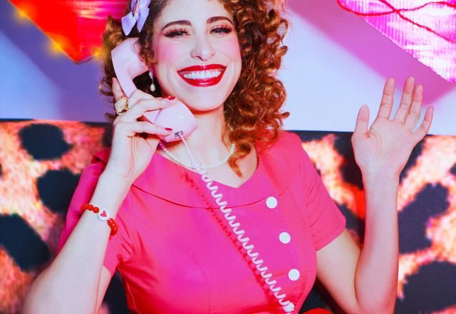 Sarah Shafey - Pick Up The Phone, Pop music genre, Nagamag Magazine