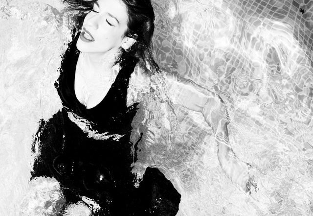 Shelly Peled -  SWIM, Pop music genre, Nagamag Magazine