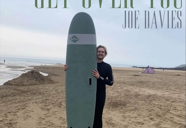 Joe Davies - Get over You, Rock music genre, Nagamag Magazine