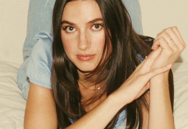 Maddy Brown - Far From You, Pop music genre, Nagamag Magazine