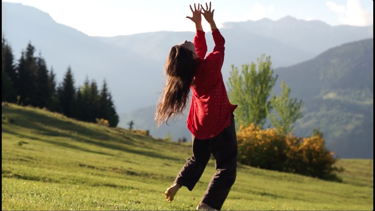 Marynka - Dancing With Shadow, Neoclassical music genre, Nagamag Magazine