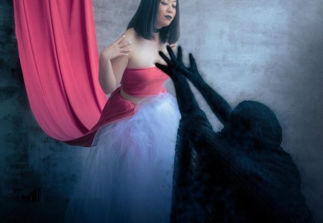Vicki Lovelee - On Your Knees, Pop music genre, Nagamag Magazine