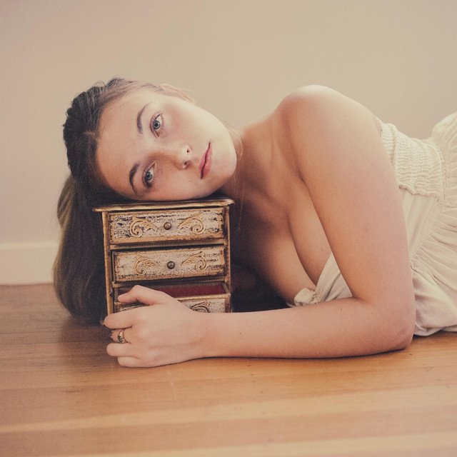 Ryann Barnes – Floating Balloon