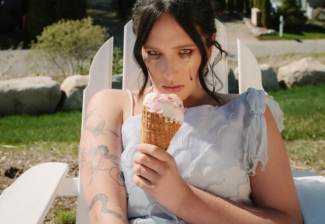 Sara Marie Barron - Three Hours, Jazz music genre, Nagamag Magazine