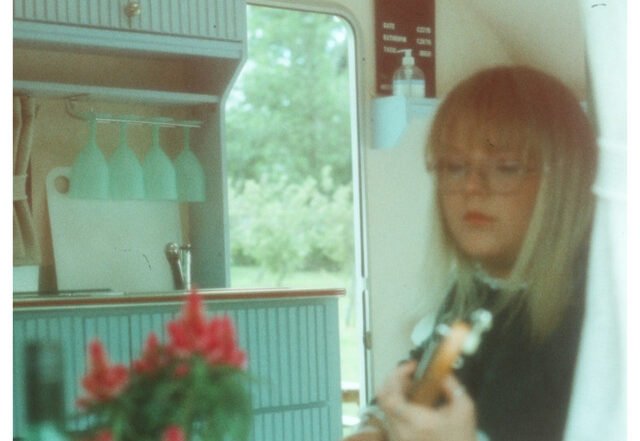 Holly Jenkinson - Strangers, Rock music genre, Nagamag Magazine