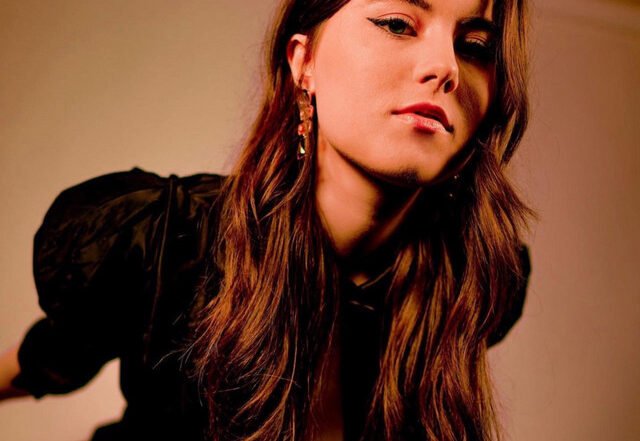 Laura Davidson - More Than a Friend, Pop music genre, Nagamag Magazine