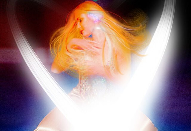 Mikaela Stenmo - Heart Attack, Blogwave music genre, Nagamag Magazine