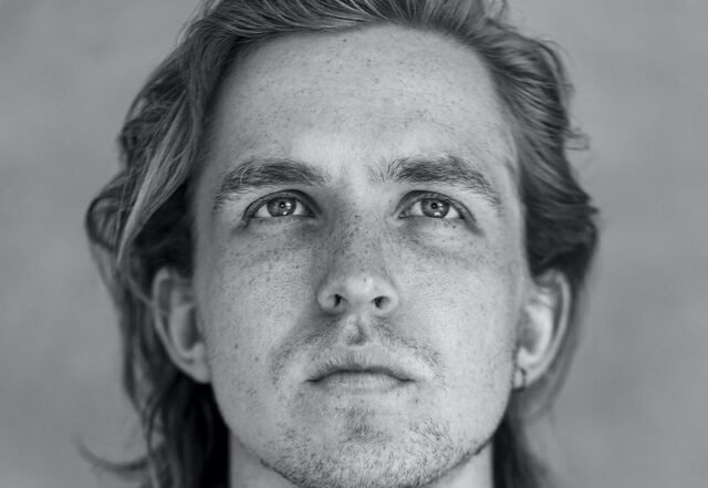 Daniël Tomàs - We Orbit, Neoclassical music genre, Nagamag Magazine