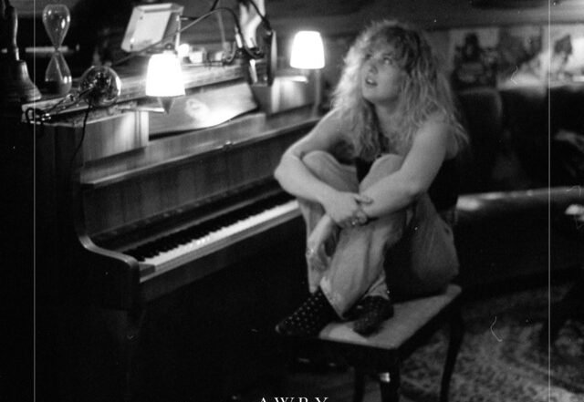 Fiona-Lee - Awry (Live Solo), Editorial Selections music genre, Nagamag Magazine