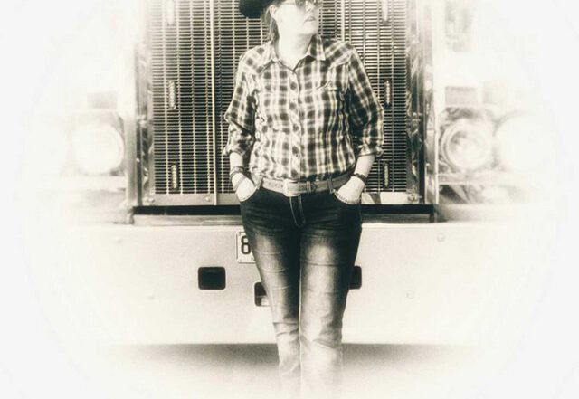 Toria Richings - Ride Your Horses, Rock music genre, Nagamag Magazine