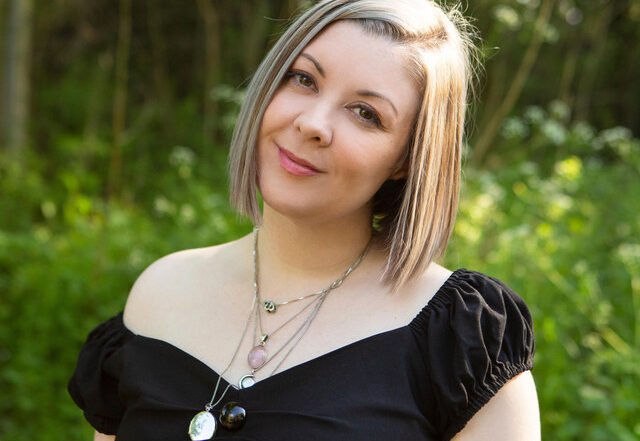 Laura Musgrave - Early Days, Pop music genre, Nagamag Magazine