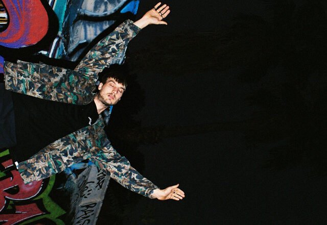 Noah Klein - whitefineline8, Pop music genre, Nagamag Magazine