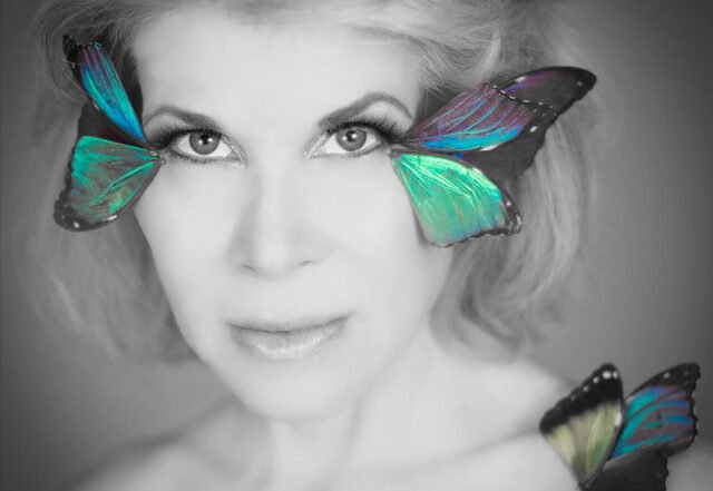 Izzi Stone - Hypnotic Man, Pop music genre, Nagamag Magazine