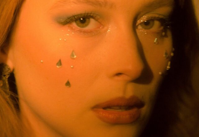 Puma June - Holy, Pop music genre, Nagamag Magazine