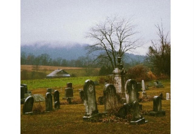 The Roof - Headstone, Rock music genre, Nagamag Magazine