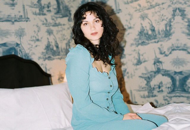 Emina Sonnad - Turn the record over, Pop music genre, Nagamag Magazine