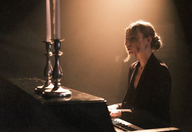 Ava August - Move On, Pop music genre, Nagamag Magazine