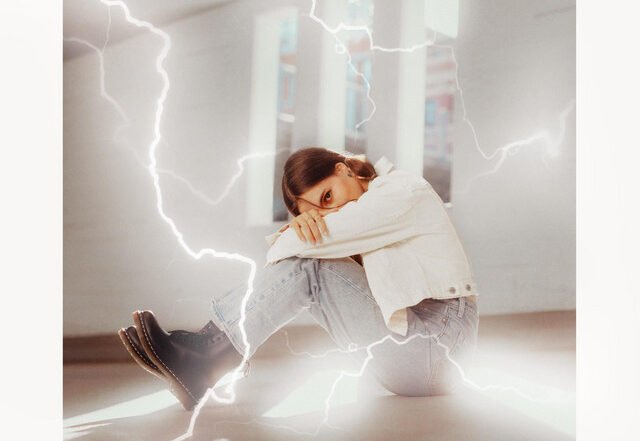 Hannah Lynn - lightning, Pop music genre, Nagamag Magazine