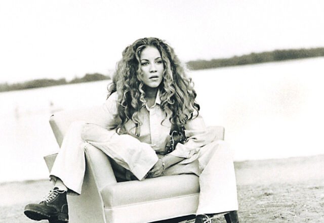 Amanda Marshall - Dark Horse, Pop music genre, Nagamag Magazine