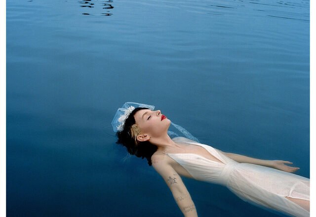 Gal Musette - Into The Blue, Pop music genre, Nagamag Magazine