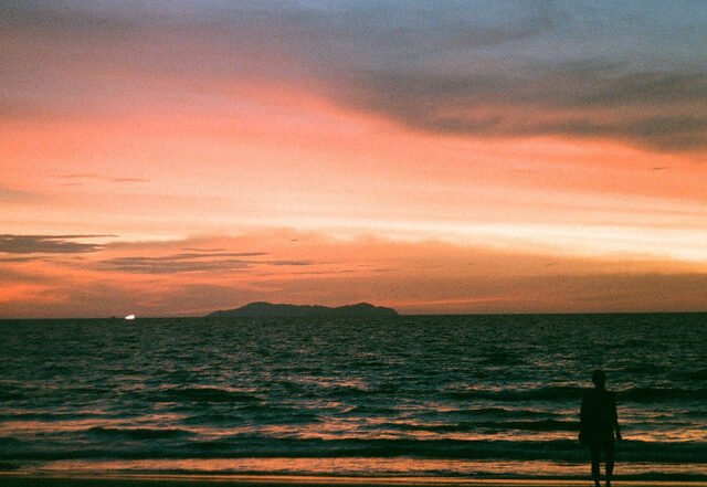 Sasha & The Bear - Easy on Your Mind | Pop music review, Pop music genre, Nagamag Magazine