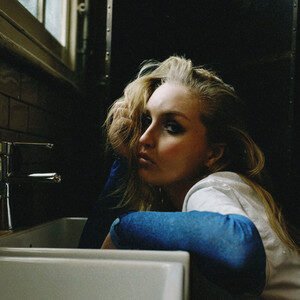 Etaoin - I Hate How I Look In My Head | Pop music review, Pop music genre, Nagamag Magazine