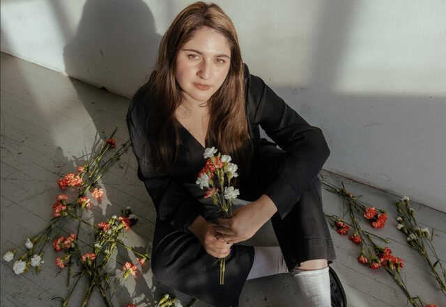 Zoya Zafar - Tunnel Vision | Pop music review, Pop music genre, Nagamag Magazine