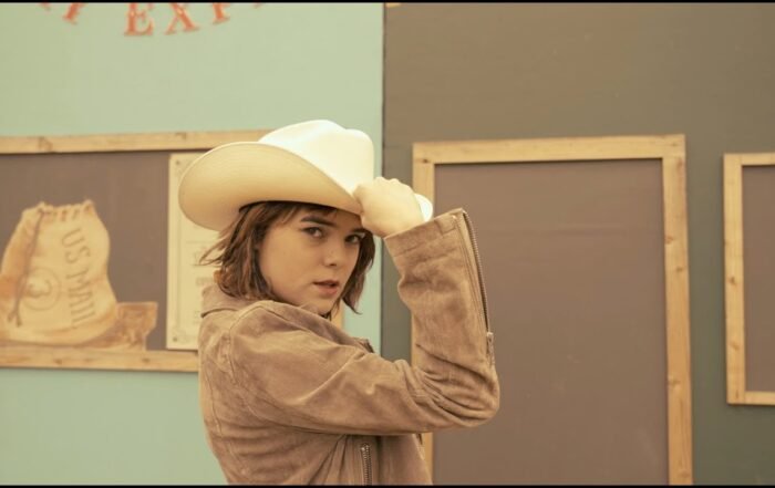 Eleanor Hammond - Golden Pony | Pop music review, Pop music genre, Nagamag Magazine